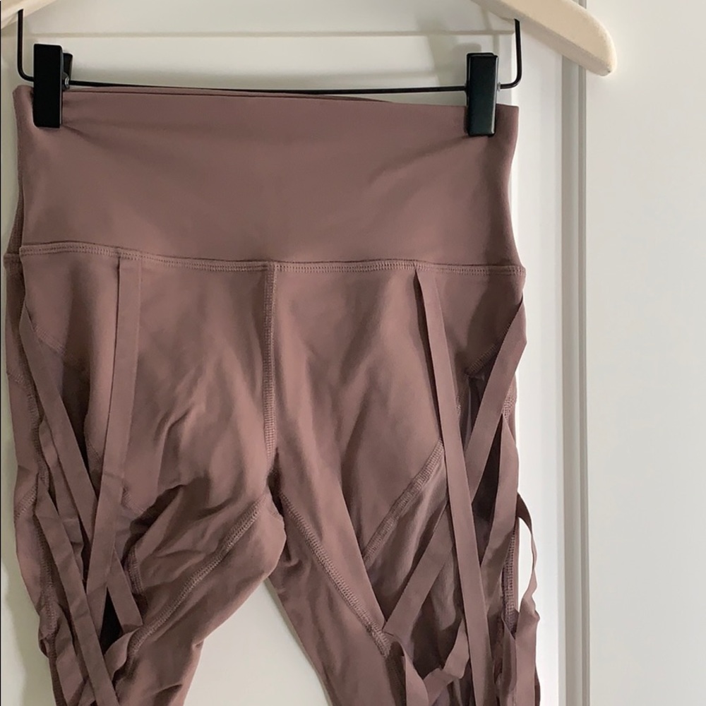Alo yoga wrap legging.